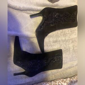 STUART WEITZMAN
Suede Floral Print Sock Boots beaded mesh size 8